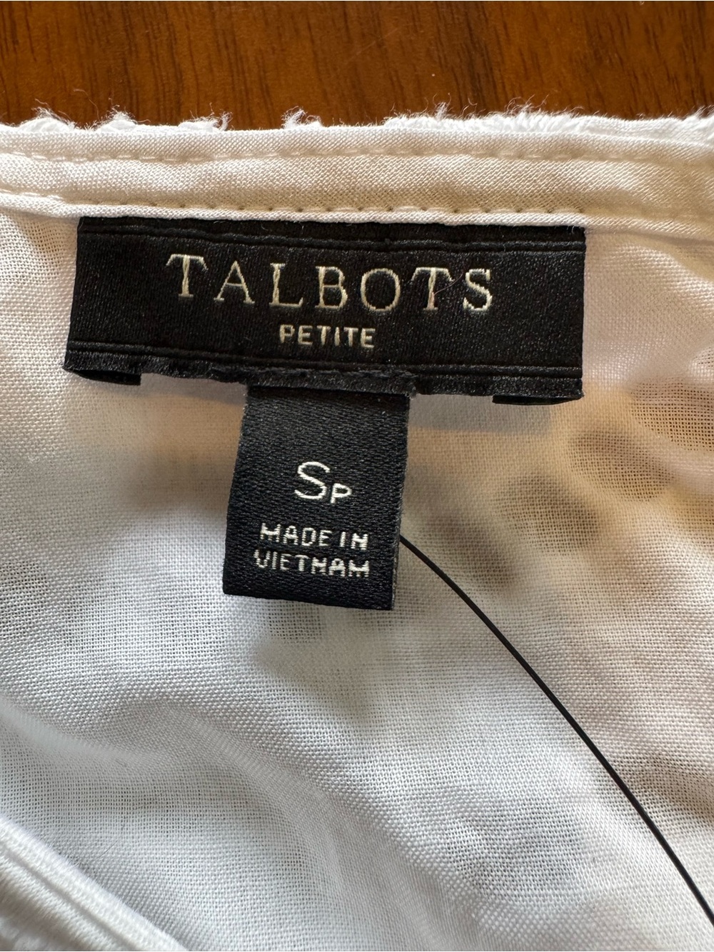 Talbots Eyelet Pineapple Button Back Shell - Picture 7 of 8